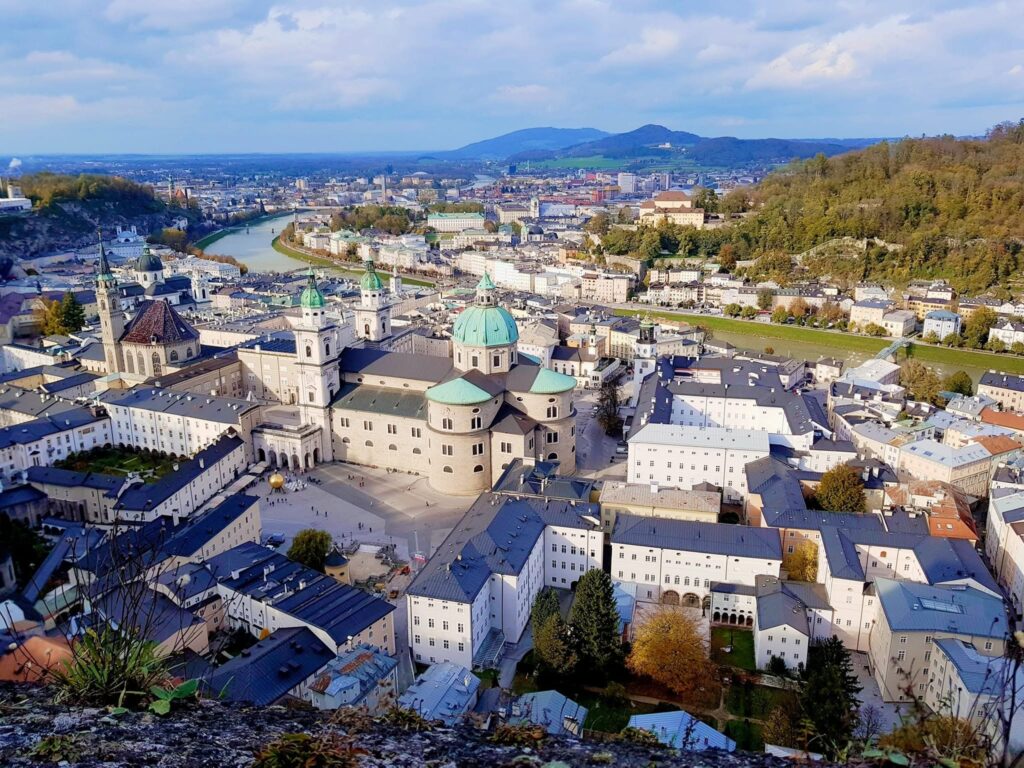 Salzburgo, una de las ciudades más bonitas de Austria 473388995 637622445457018 8697018691365772248 n
