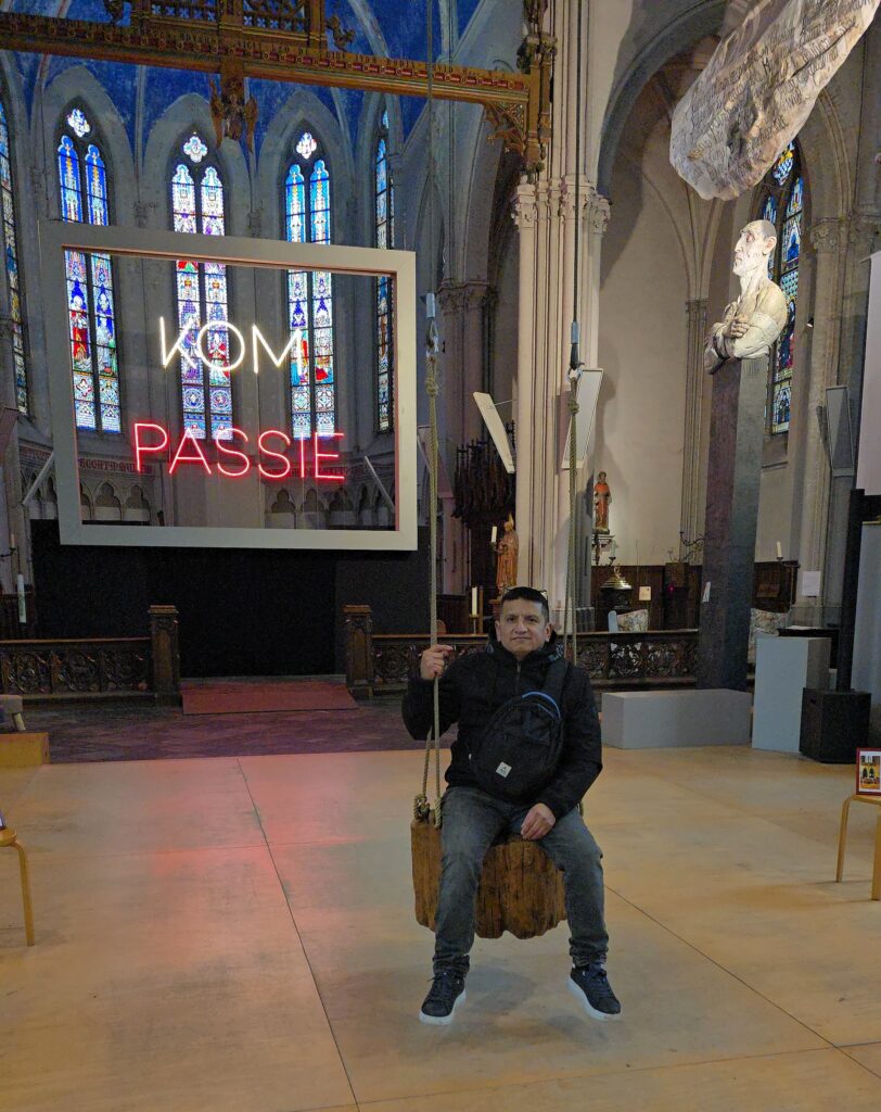 ¿Un Columpio dentro de una iglesia en Brujas? 20260222 131513