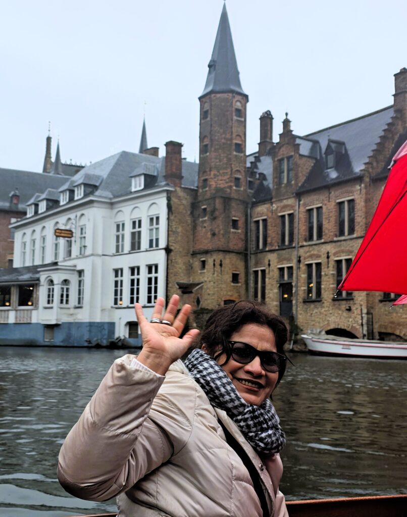 Paseo en barco por los canales de Brujas: 20260222 142804