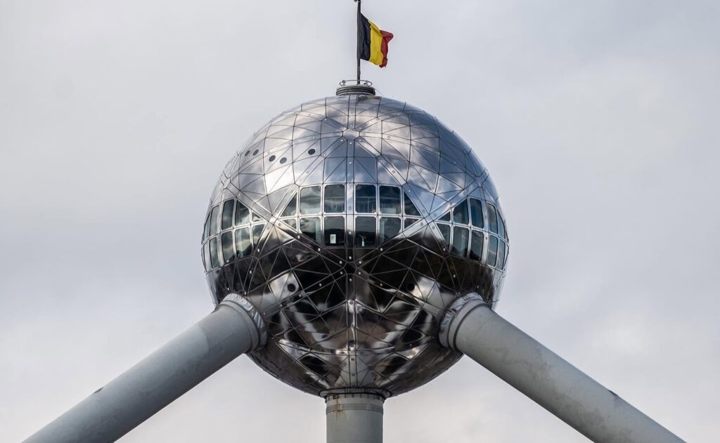 El Atomium de Bruselas: El monumento MÁS icónico de BÉLGICA. 468940713 18276279991300445 7666131284680141811 n