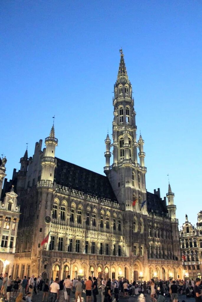 Por QUÉ la Grand Place de Bruselas ESTÁ considerada una de las plazas mas bellas del mundo. 475811900 652279080658021 6367737188013802224 n