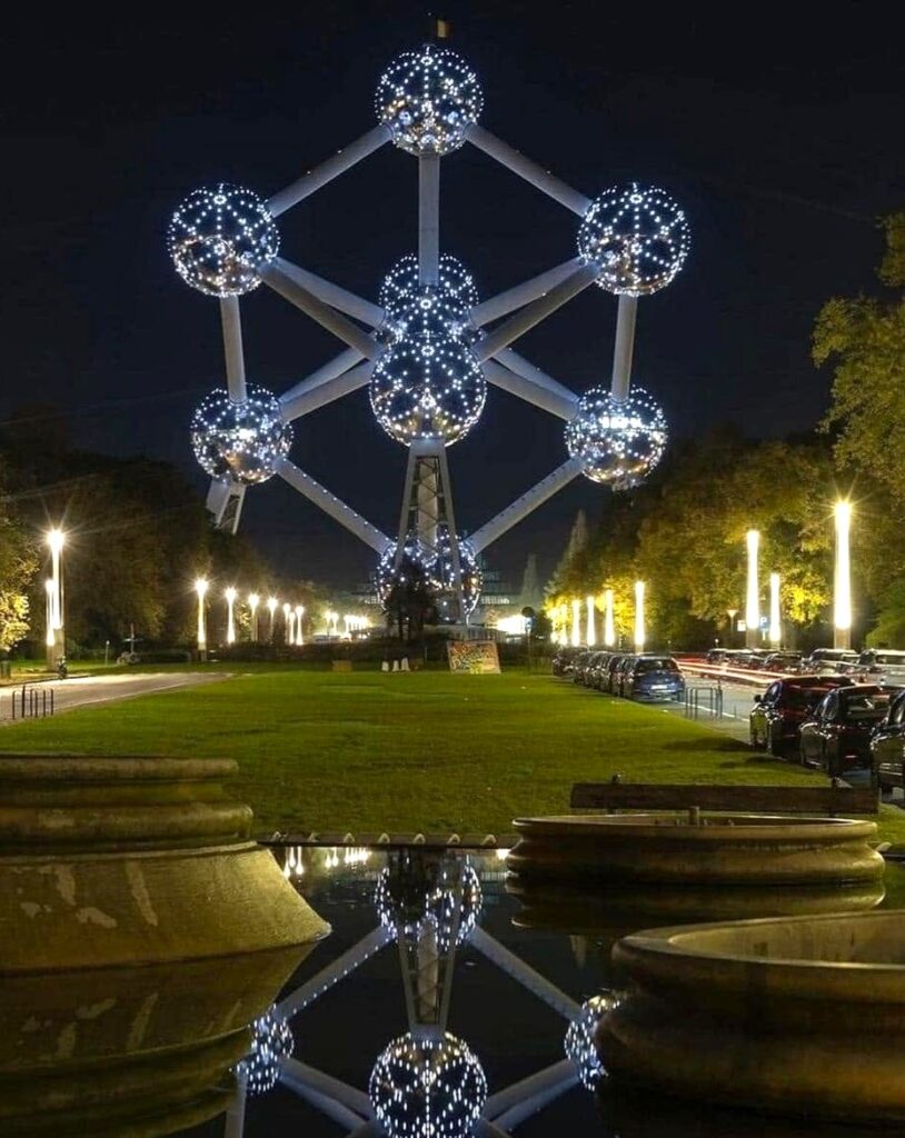 El Atomium de Bruselas: El monumento MÁS icónico de BÉLGICA. 480226798 122216268704079619 4487144277926700962 n