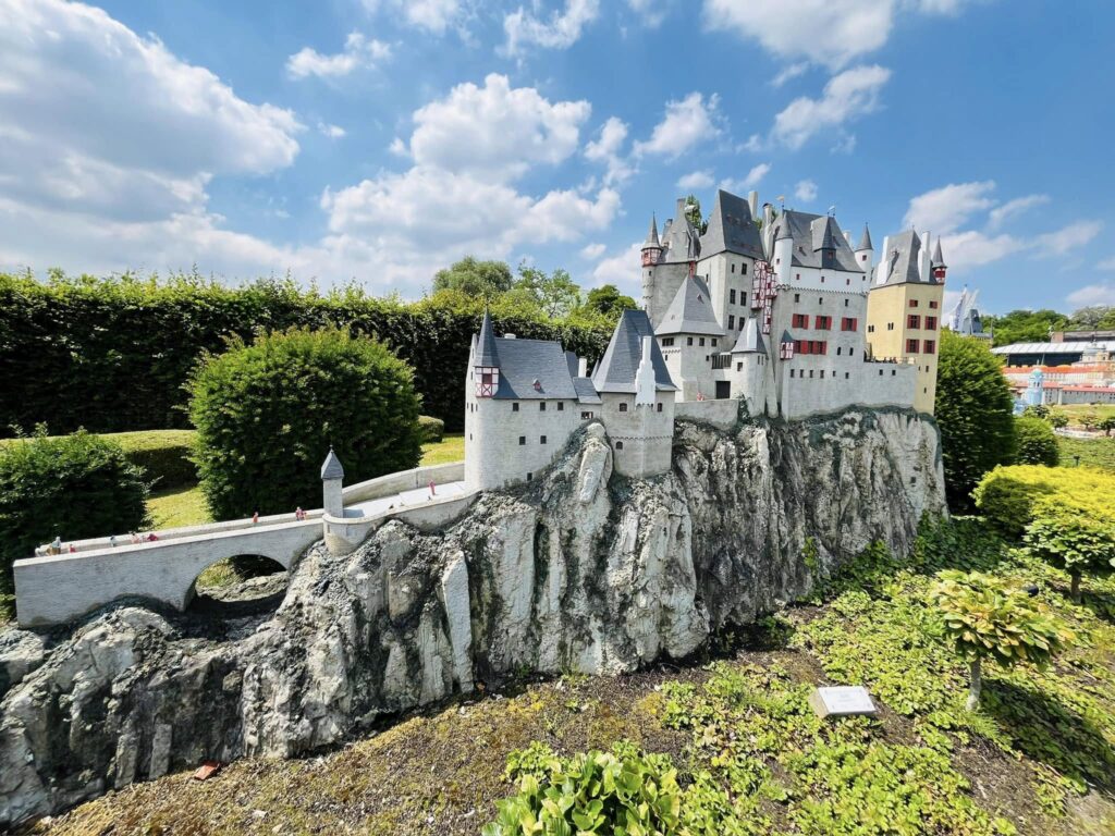 Merece la pena visitar Mini Europe? 495442129 9660487207373289 70212261972758372 n