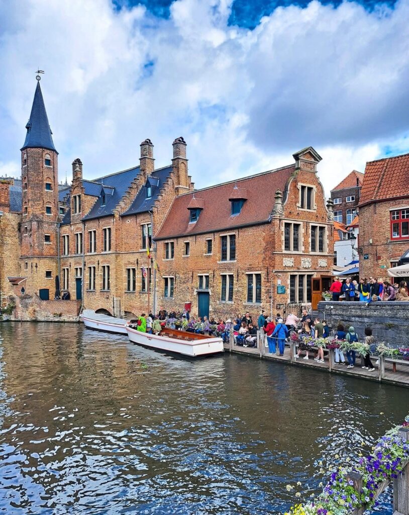 Paseo en barco por los canales de Brujas: 535142009 820445410508053 389641055586134782 n