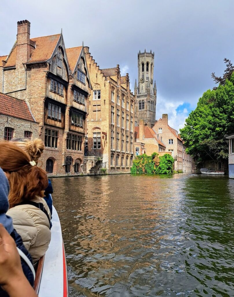 Paseo en barco por los canales de Brujas: 596546619 1293752482557582 2911424776224593316 n