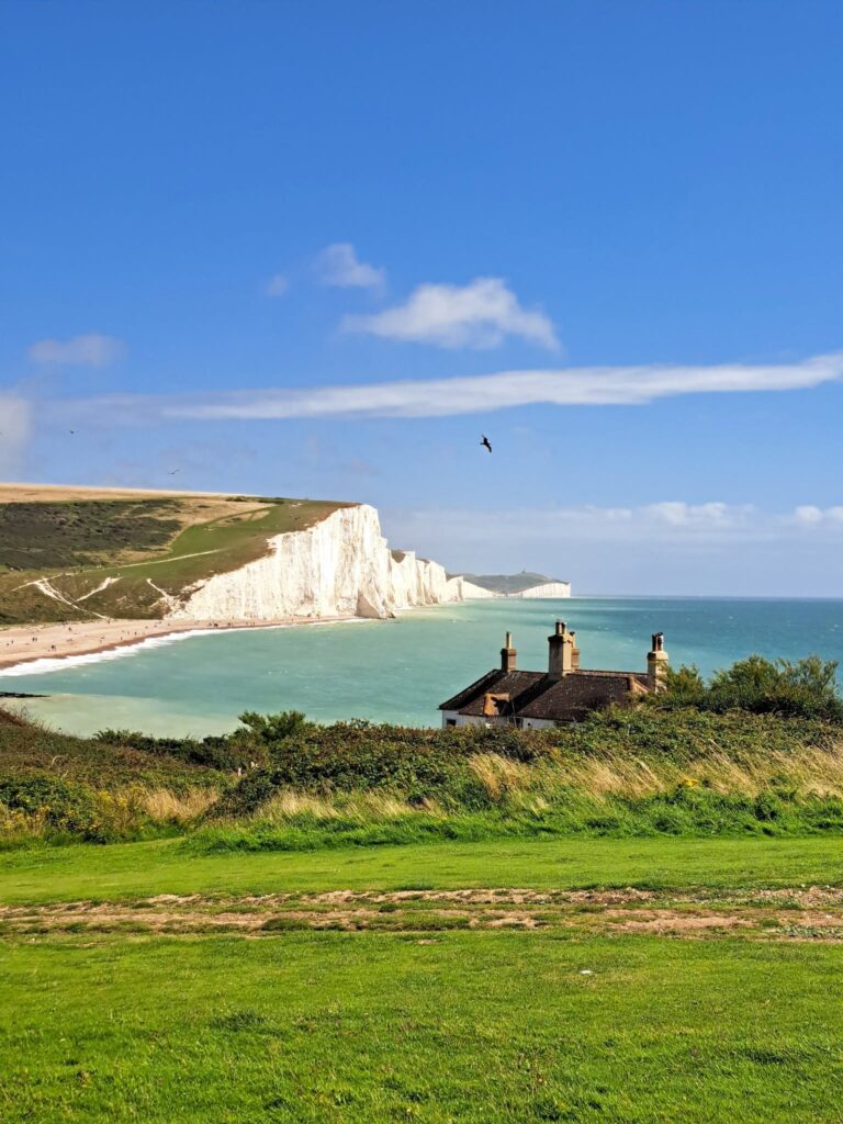 Seven Sisters: los acantilados blancos MÁS IMPRESIONANTES de Inglaterra. 605881117 1306418534624310 917155971454425910 n