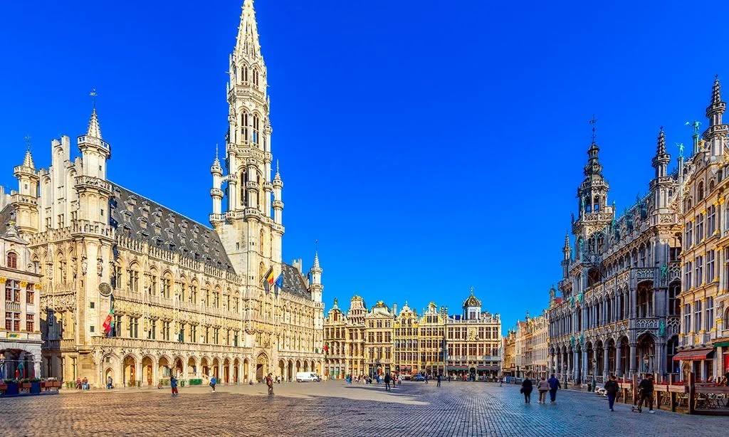 Por QUÉ la Grand Place de Bruselas ESTÁ considerada una de las plazas mas bellas del mundo. 732442125 4229118250712167 4646060091019117734 n (1)