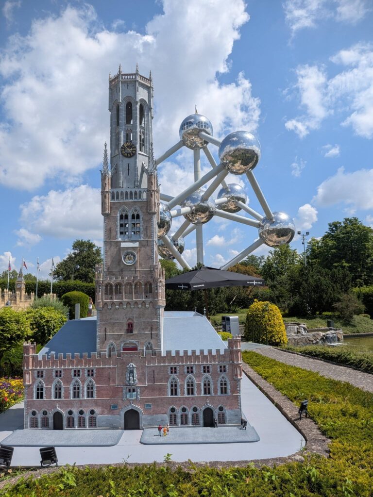 Merece la pena visitar Mini Europe? 738158279 4499607970284065 2126005456975356902 n