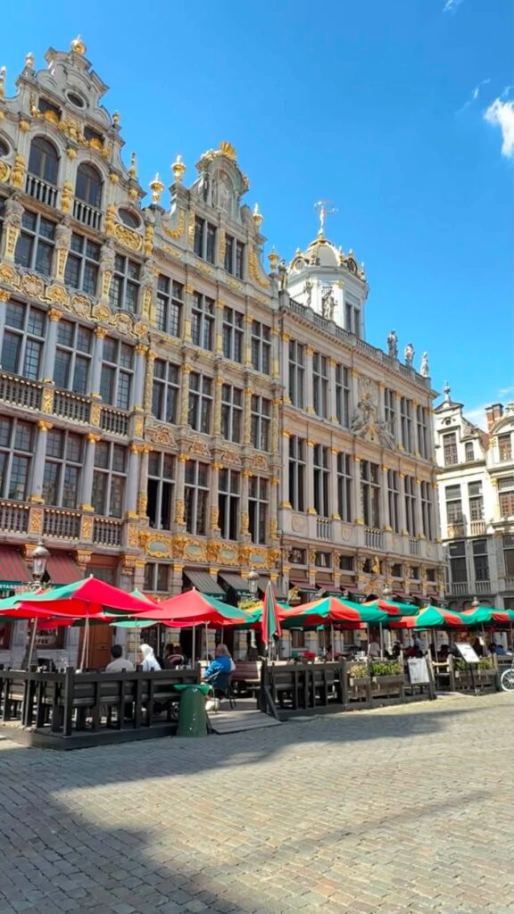 Por QUÉ la Grand Place de Bruselas ESTÁ considerada una de las plazas mas bellas del mundo. 748370170 10238253946360332 5640537924840776971 n