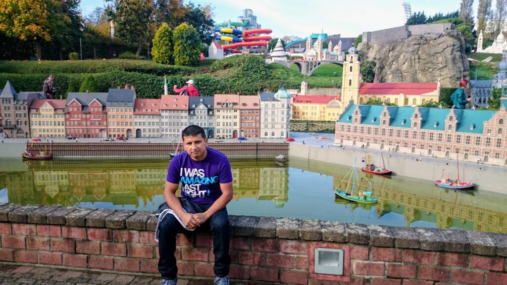 Merece la pena visitar Mini Europe? whatsapp image 2026 07 22 at 22.24.58