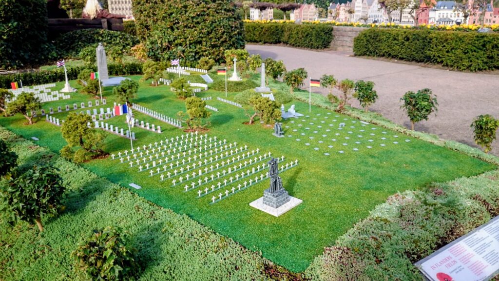 Merece la pena visitar Mini Europe? whatsapp image 2026 07 23 at 00.17.44