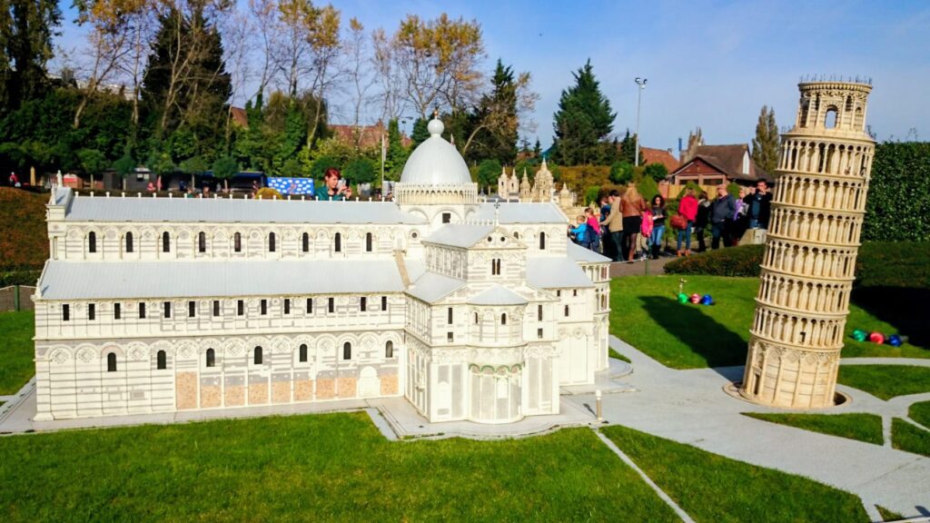 Merece la pena visitar Mini Europe? whatsapp image 2026 07 23 at 00.21.33
