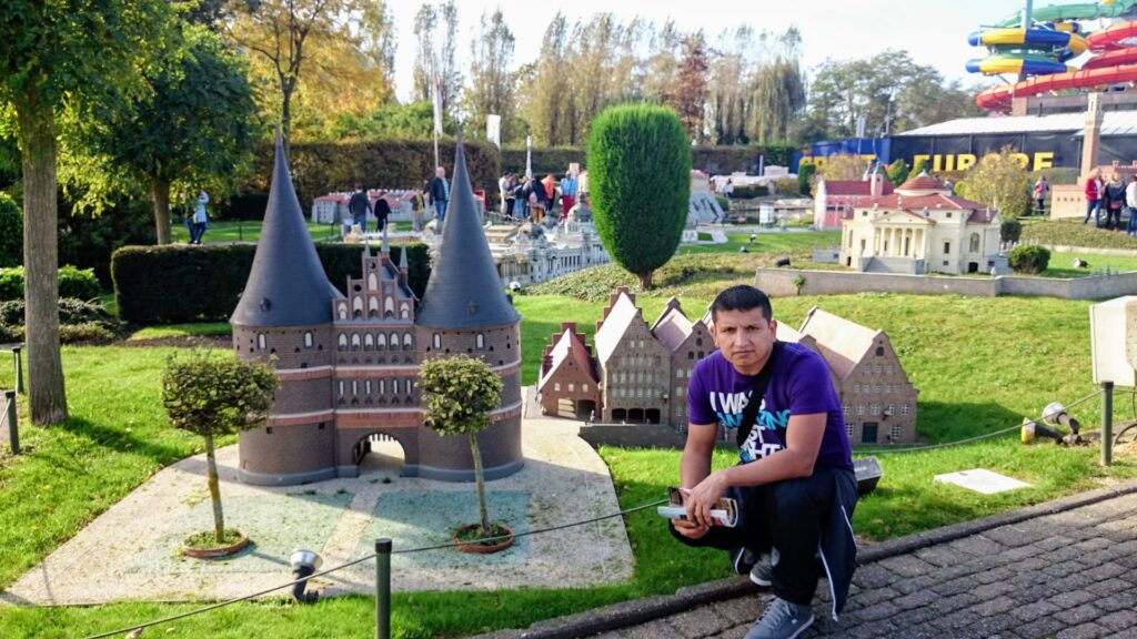 Merece la pena visitar Mini Europe? whatsapp image 2026 07 23 at 00.22.04