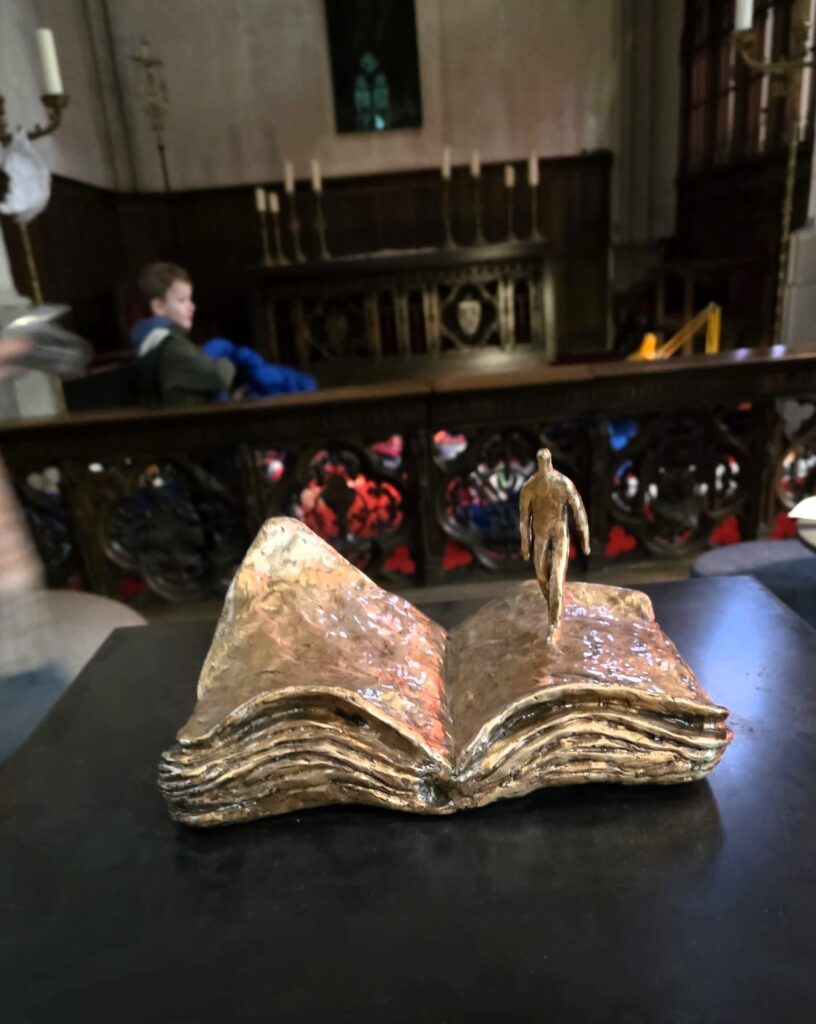 ¿Un Columpio dentro de una iglesia en Brujas? whatsapp image 2026 07 29 at 22.55.51
