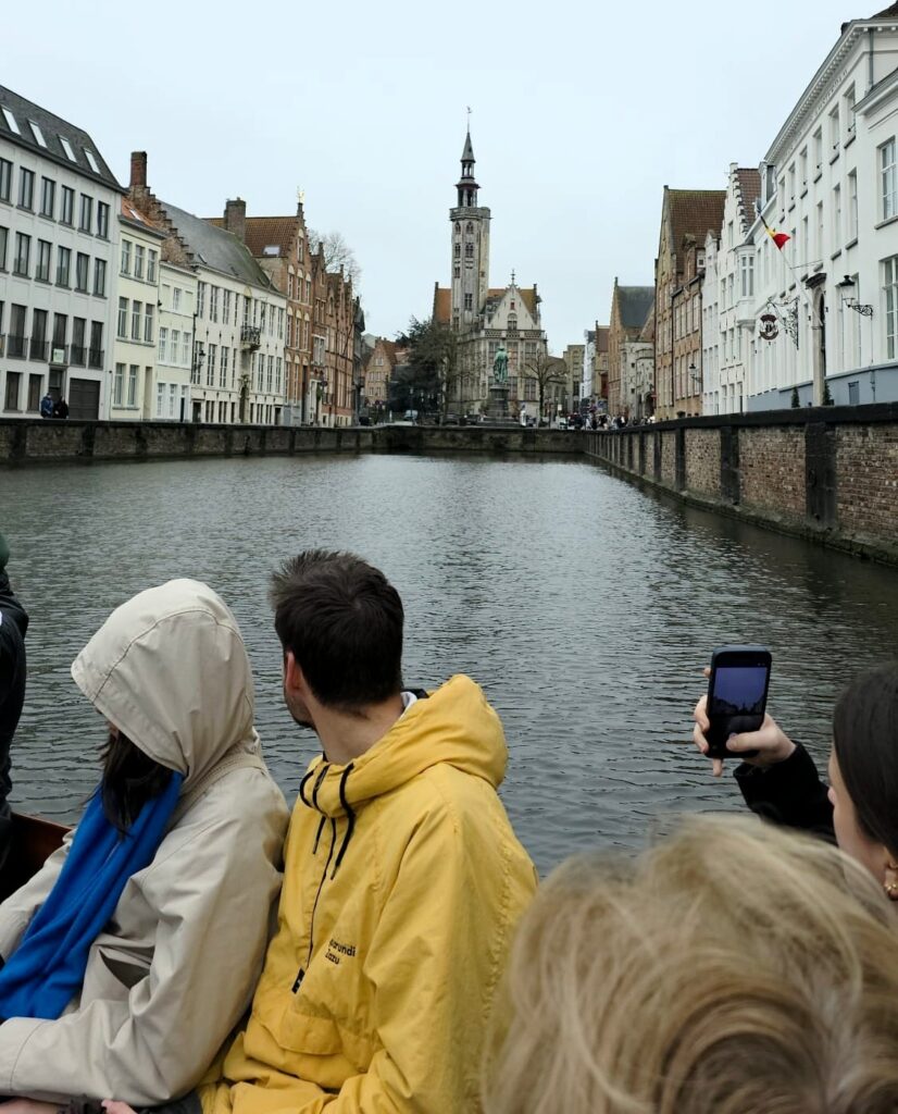 Paseo en barco por los canales de Brujas: whatsapp image 2026 07 31 at 22.24.13