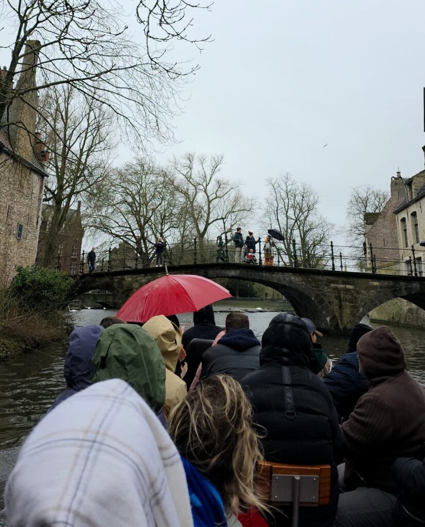 Paseo en barco por los canales de Brujas: whatsapp image 2026 07 31 at 22.25.06